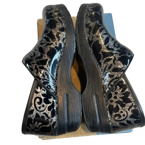 DANSKO black & silver patent leather professional silver clogs size 40 (9.5/10) - Picture 3 of 7